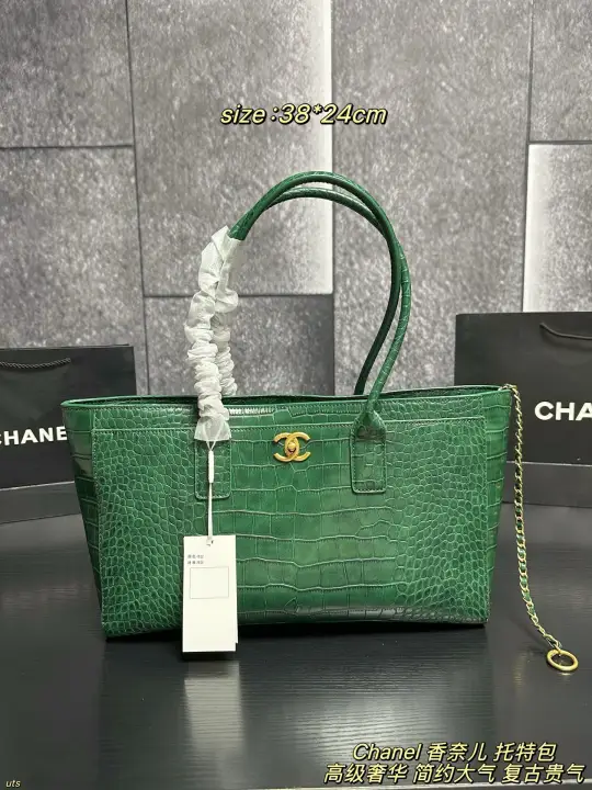 Chanel ​​ size：38*24cm--14