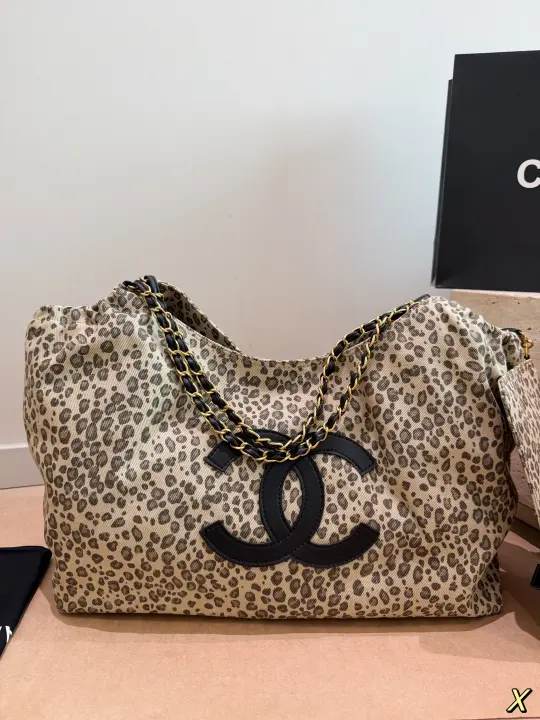 chanel size：41*28cm--08