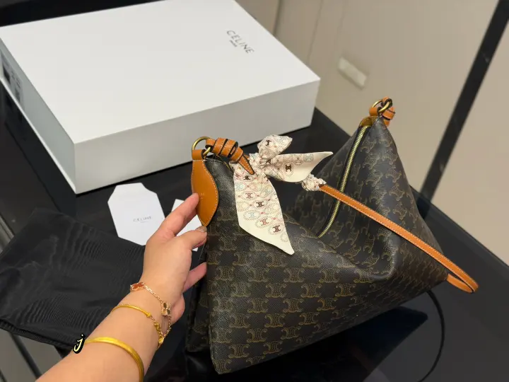 CELINE Size:35*23cm--17