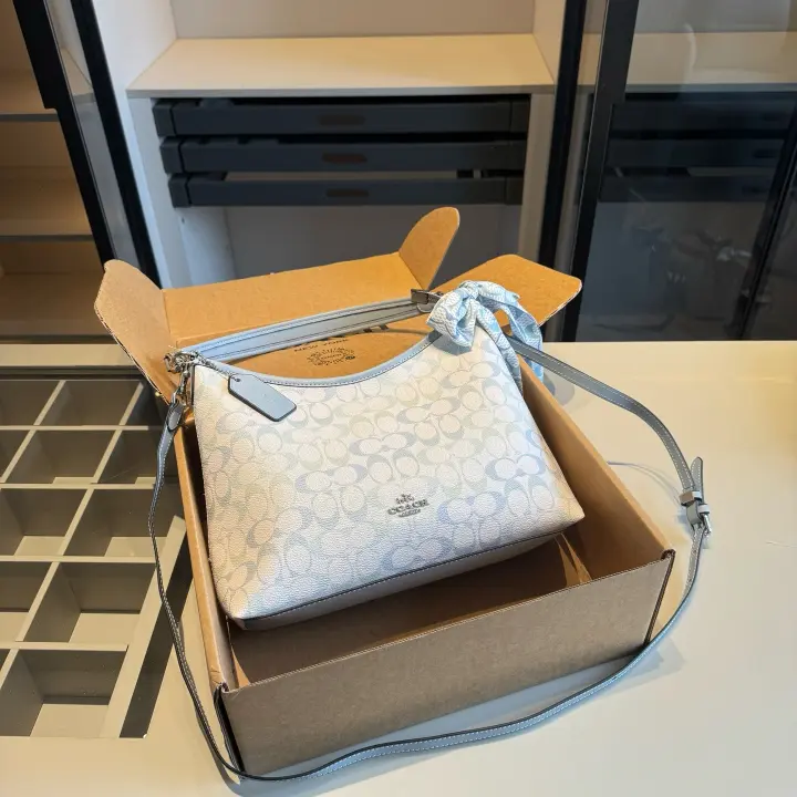 Coach Size:30×25 x9cm--21