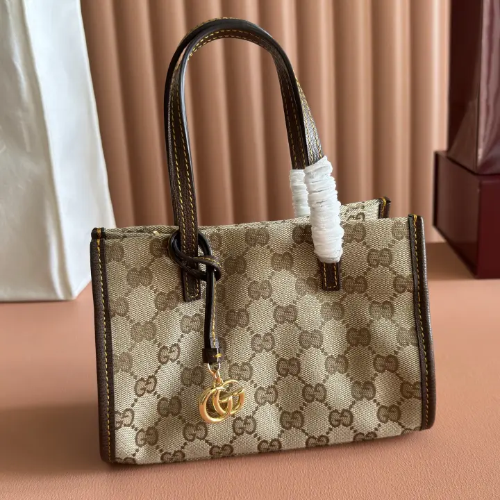 Gucci size：20 × 14 × 8.5cm--61