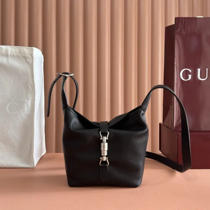 Gucci size：26 × 20 × 10cm--60