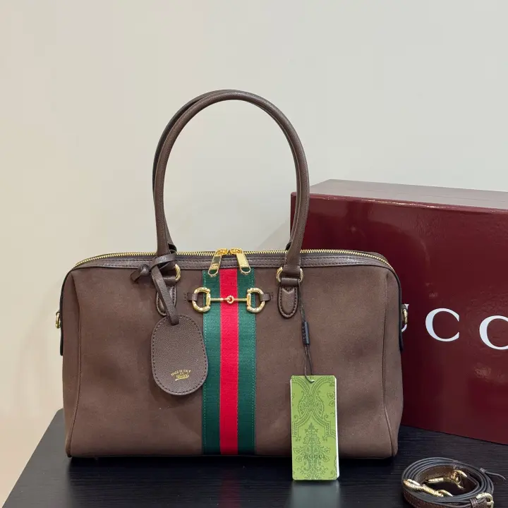 Gucci size：38.5 × 22.5 × 13 cm--57
