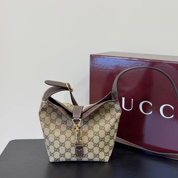 Gucci size：26 x 20 x 10cm--53