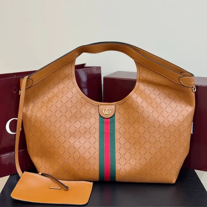 Gucci size：60 x 47 x 16cm--47