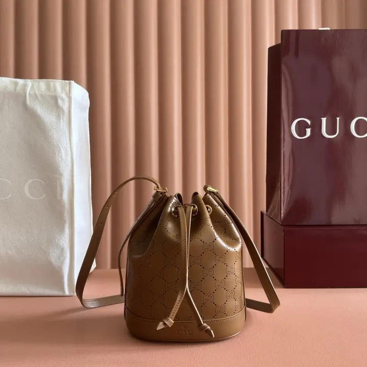 Gucci size：15.5x19.5 x10.5cm--75