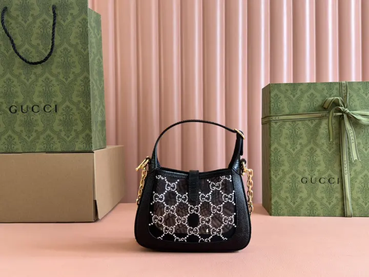 Gucci size：19 x 13 x 3cm--90
