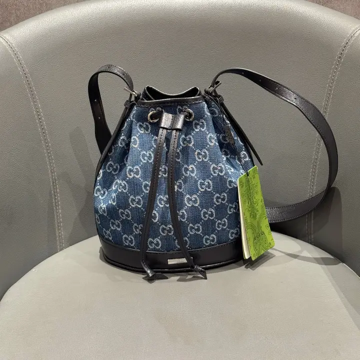 Gucci size：21 x 23.5 x 14cm--94