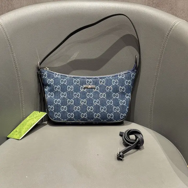Gucci size：22 x 14 x 5.5cm--93