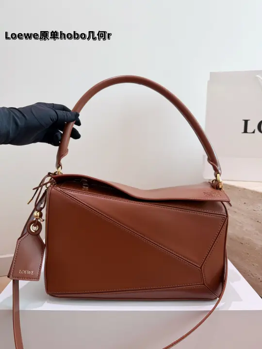LOEWE size: 29*20cm--14