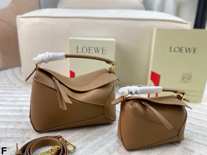 LOEWE size: 24*16/17*10cm--19