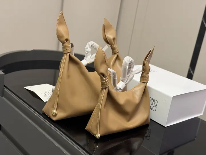 LOEWE size: 24.5*14.5cm--34*21cm--23