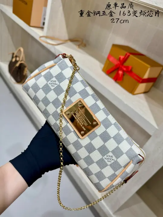 Louis Vuitton(LV)  size：25*11cm--32