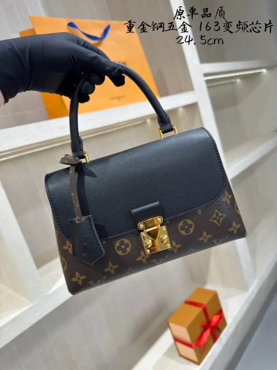 Louis Vuitton(LV)  size：24*16cm--31