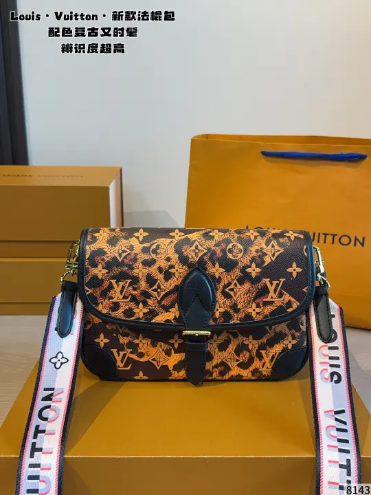Louis Vuitton(LV) size：25*9*17cm--37