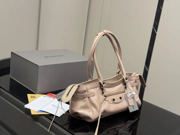 Balenciaga Size: 32*18cm--09
