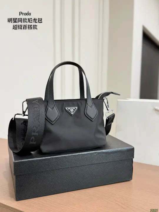 Prada Size: 17*12cm--09
