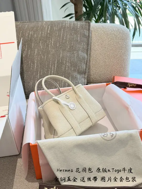 Hermès  Size： 23*16cm--17