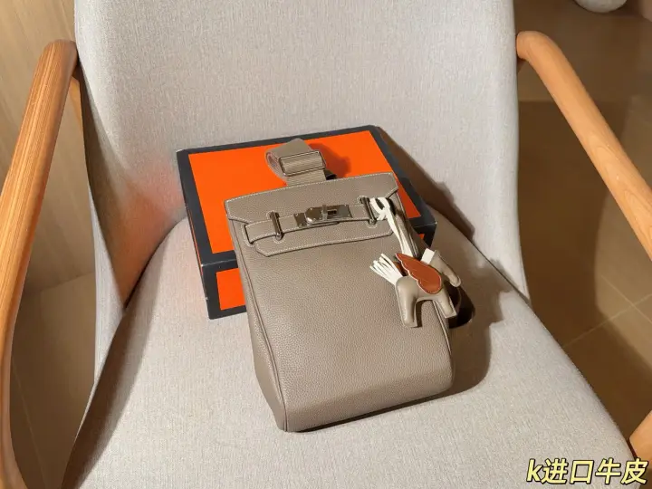 Hermès  Size：18×26×8cm--21
