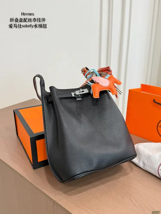 Hermès  Size：20x24cm--25