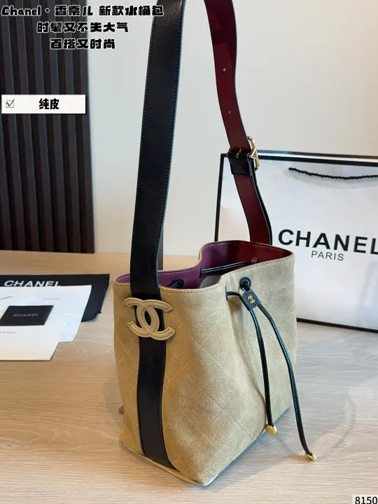 CHANEL  Size：23*23*14.5cm--50