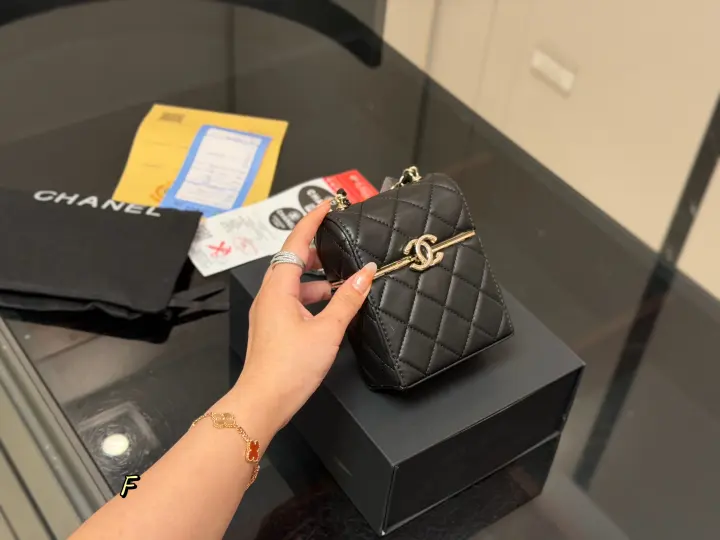CHANEL  Size：11*13cm--59