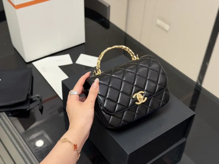 CHANEL  Size：20*13cm--58
