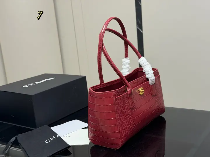 Chanel size：30*25cm--76