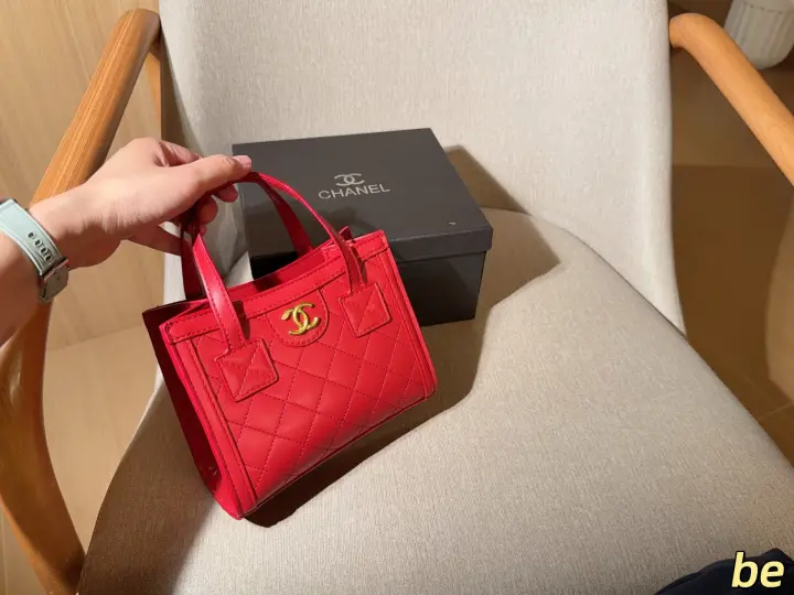 Chanel size：20*15*9cm--89