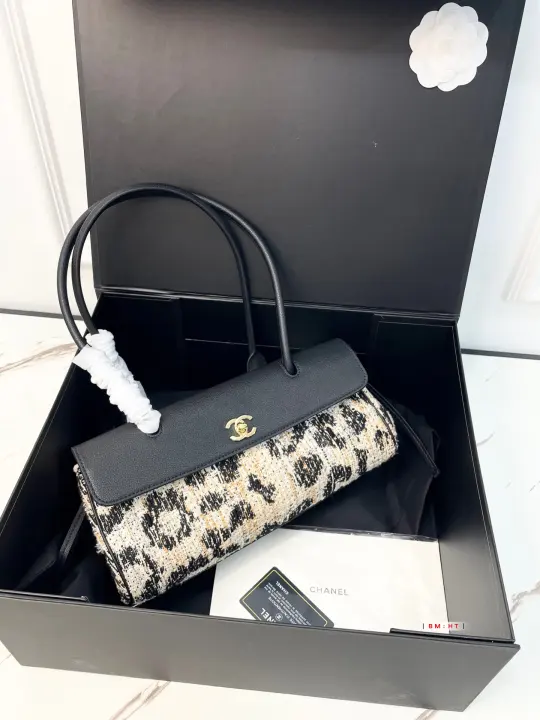 Chanel size：32*12*14cm--95